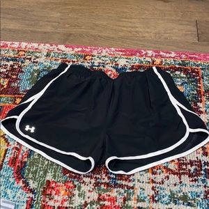 Under Armour Size Large Semi-fitted Heatgear Short